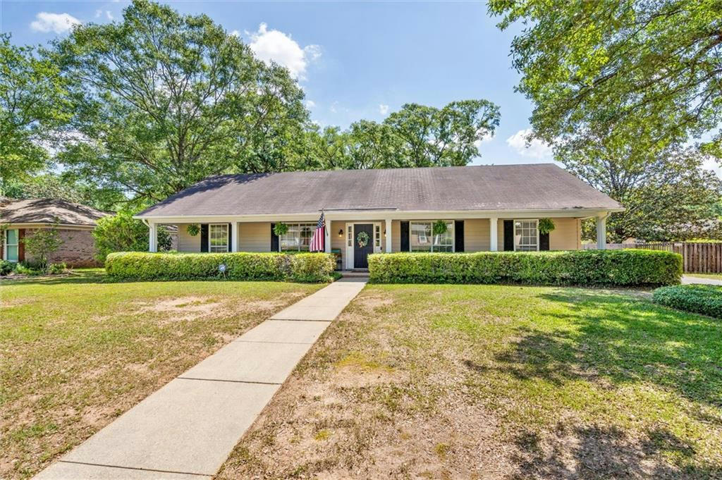 1817 TIMBERLY RD E, MOBILE, AL 36609, photo 1 of 20