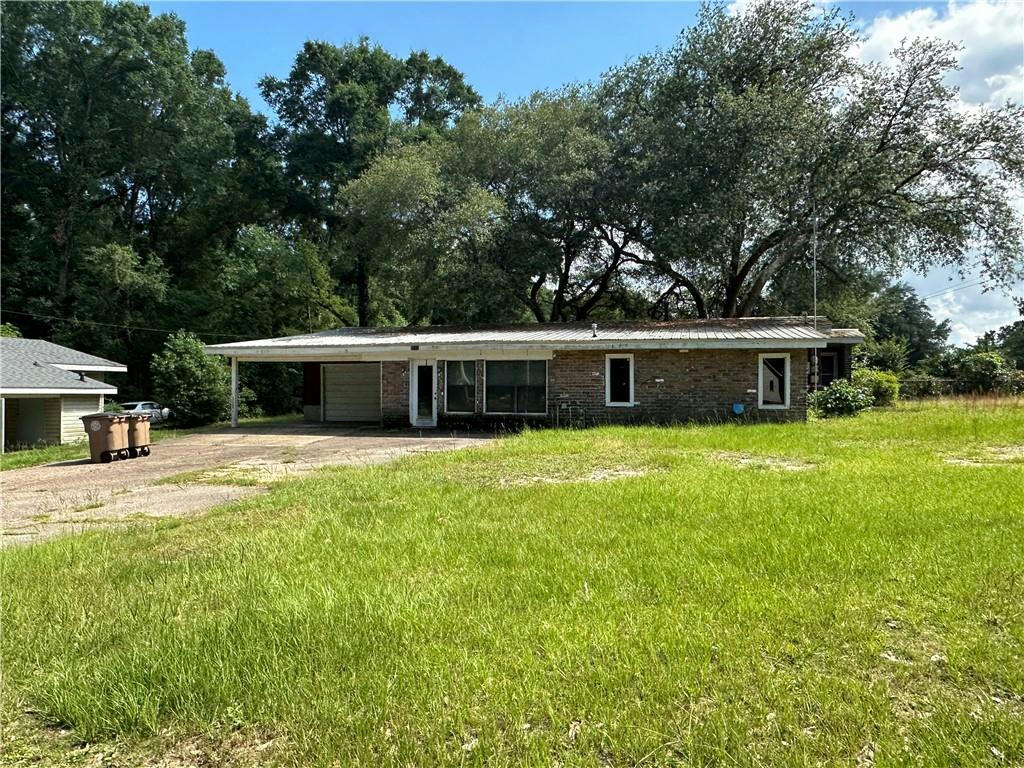 2101 OLD MILITARY RD, MOBILE, AL 36605, photo 1 of 18
